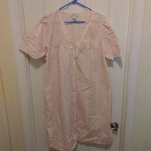 Vtg Emma C Pink Floral Housecoat Robe Cotton Snap Closure Women Med Short Sleeve